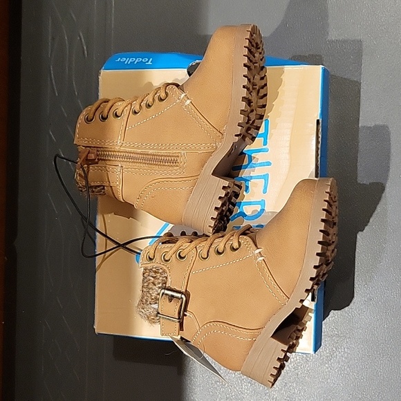 New in Box: ThereAbouts Toddler Girls Lil Piper Memory Foam Stacked Heel Boots - Picture 2 of 13